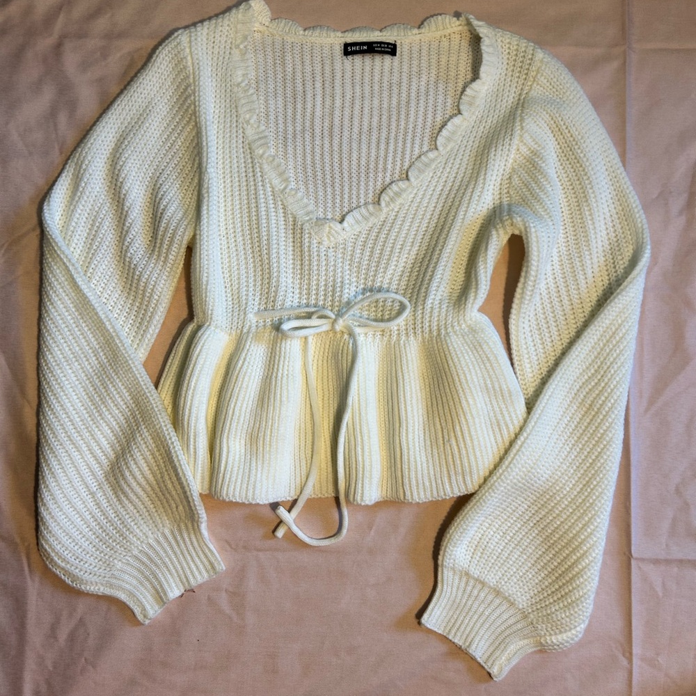 SHEIN Ivory V-Neck Sweater with Scalloped Edges